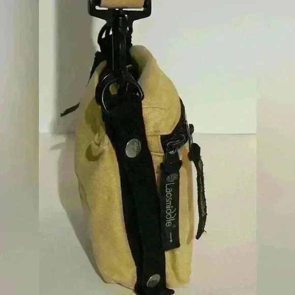 A Laosmiddle combo fanny packs / pouches w/a shoulder strap - Picture 8 of 12